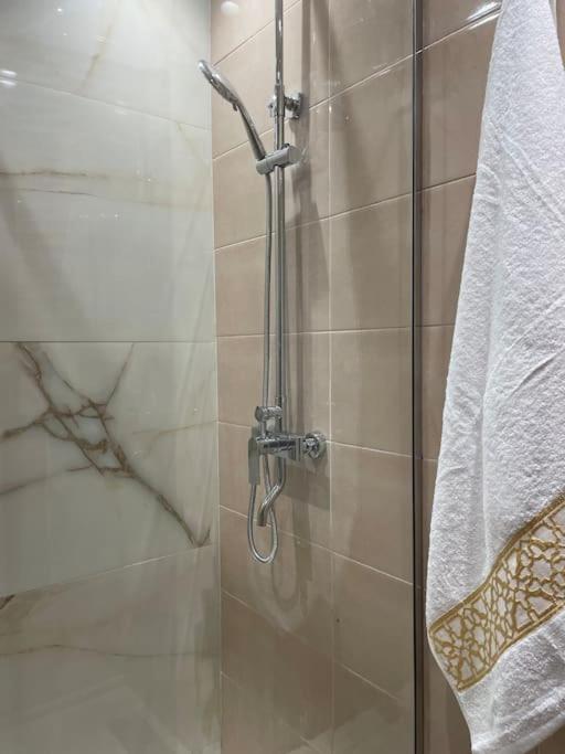 Joli Bien Situe Appartement Tanger